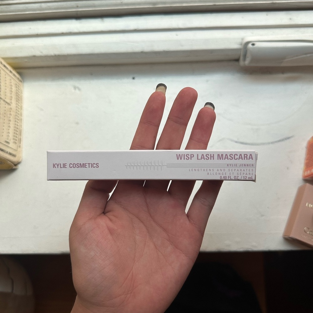 Kylie Cosmetics Wisp Lash Mascara in White Box